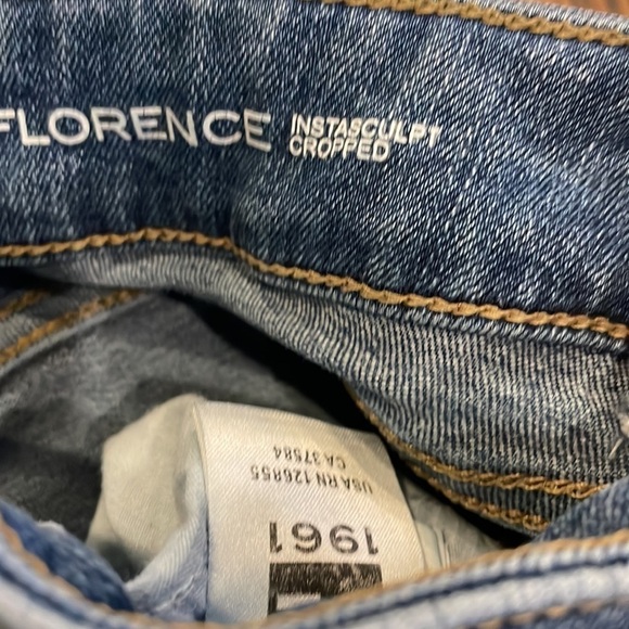 DL1961 Florence Instasculpt Cropped Jeans - Picture 5 of 10